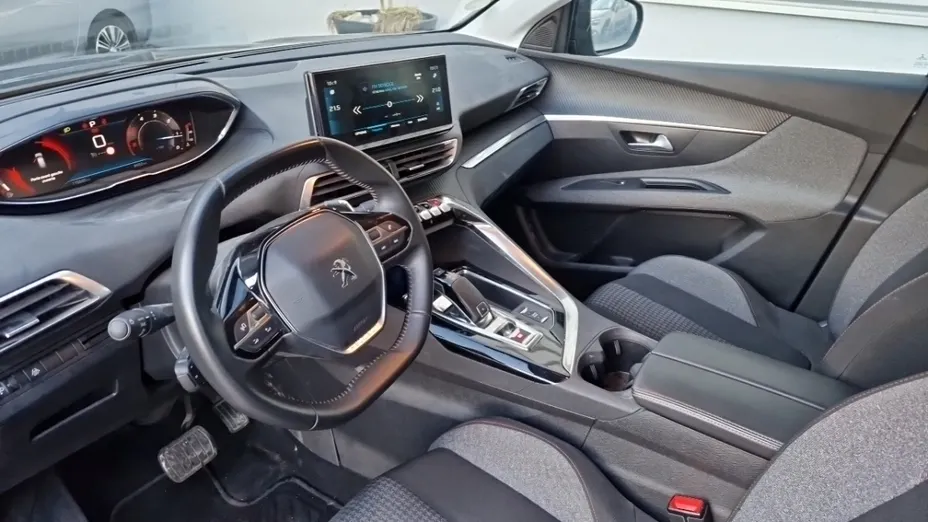 PEUGEOT 3008 -