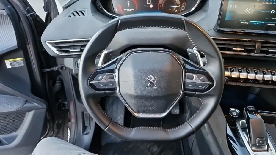 PEUGEOT 3008 -