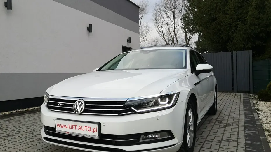 VOLKSWAGEN Passat -