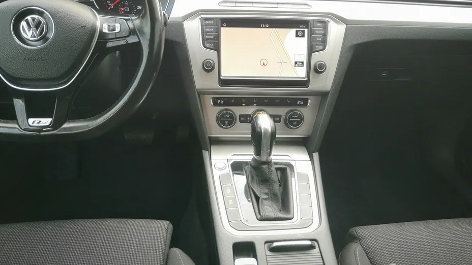 VOLKSWAGEN Passat -