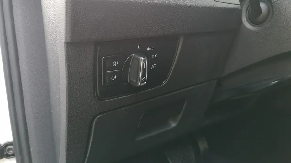 VOLKSWAGEN Passat -