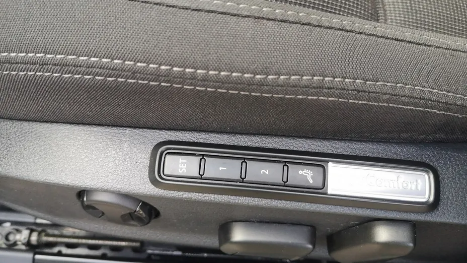 VOLKSWAGEN Passat -