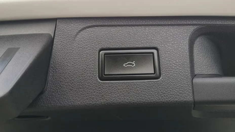 VOLKSWAGEN Passat -