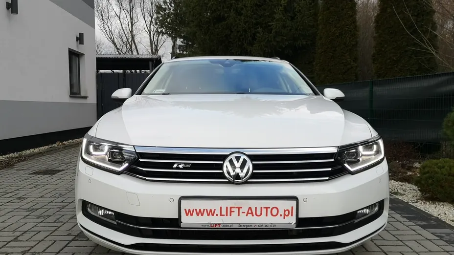 VOLKSWAGEN Passat -