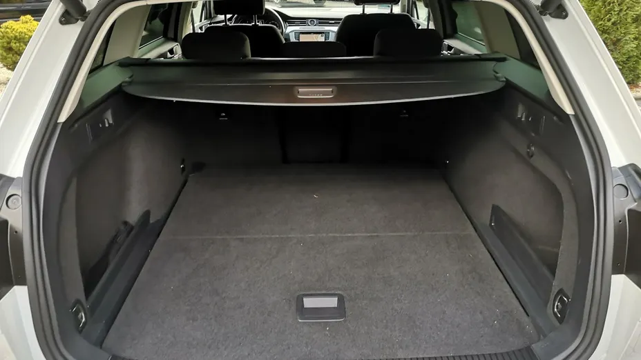 VOLKSWAGEN Passat -