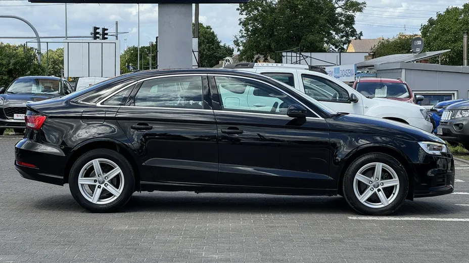 AUDI A3 Limousine -