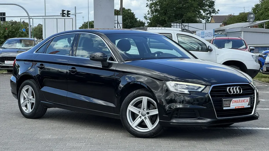 AUDI A3 Limousine -