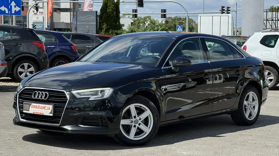 AUDI A3 Limousine -