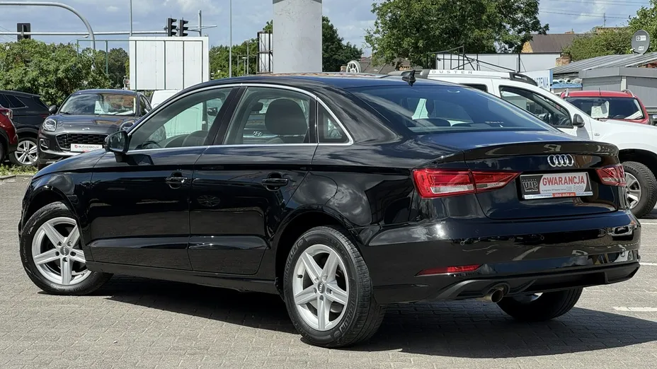 AUDI A3 Limousine -