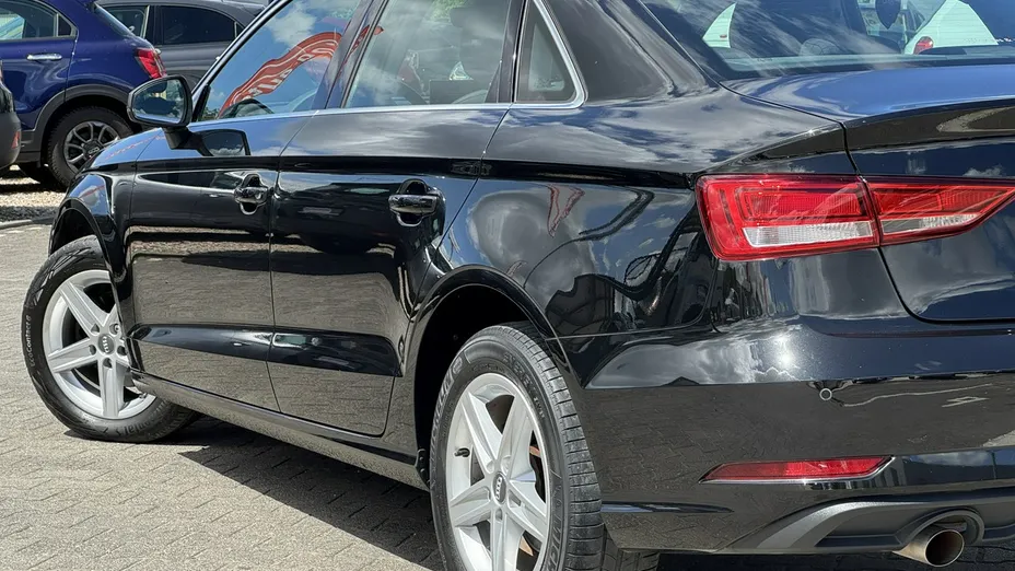 AUDI A3 Limousine -