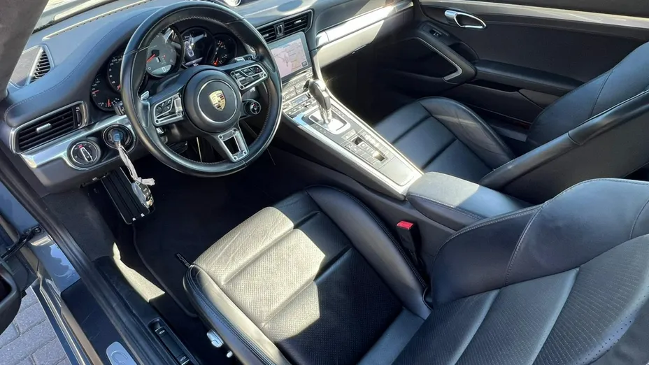 PORSCHE 911 -