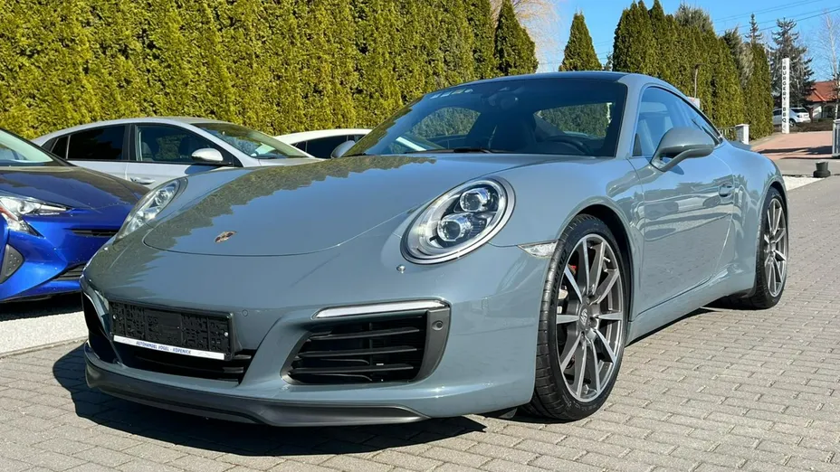 PORSCHE 911 -