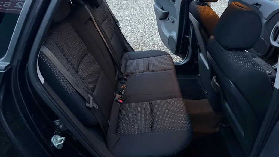 HYUNDAI i30 -