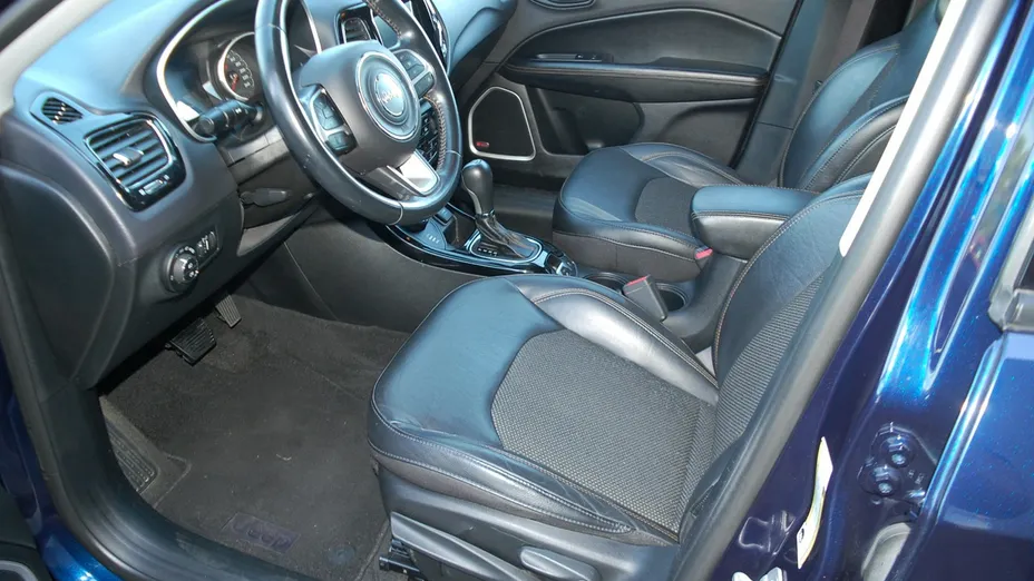 JEEP Compass -
