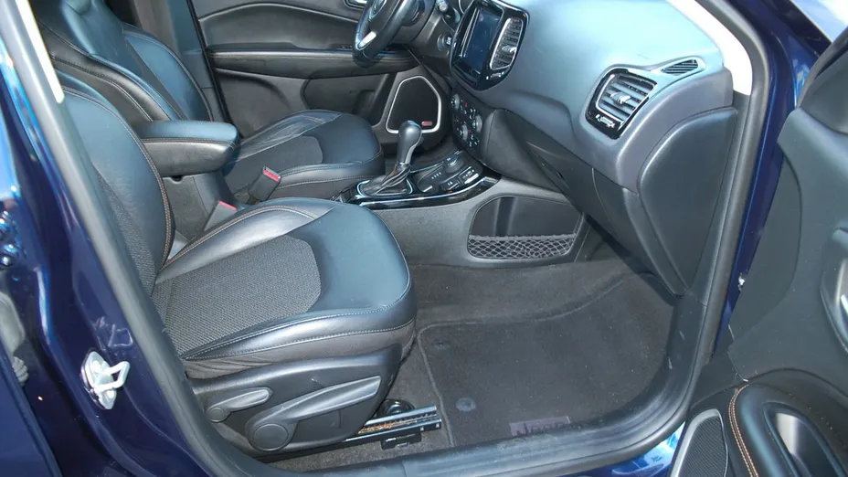 JEEP Compass -
