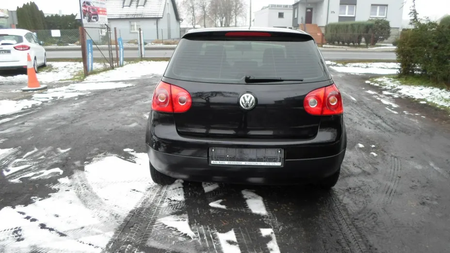 VOLKSWAGEN Golf -