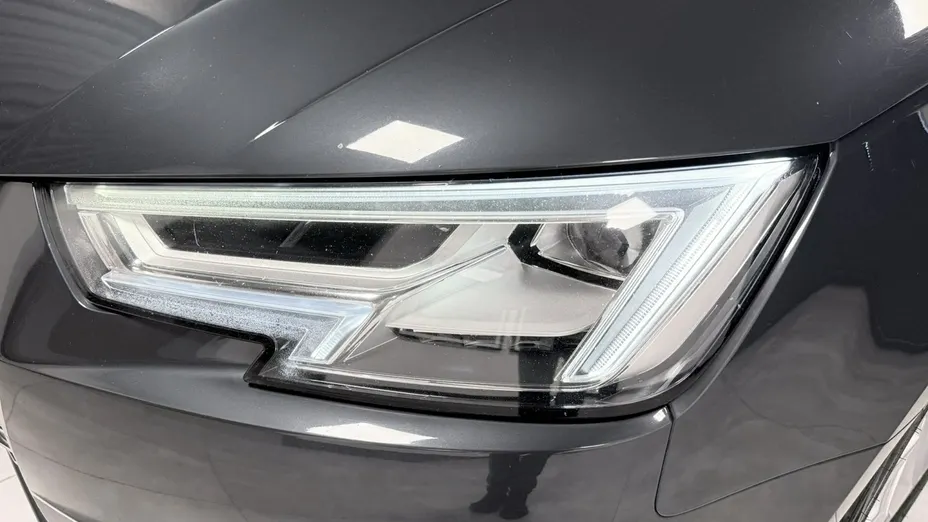 AUDI A4 -