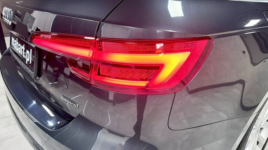 AUDI A4 -