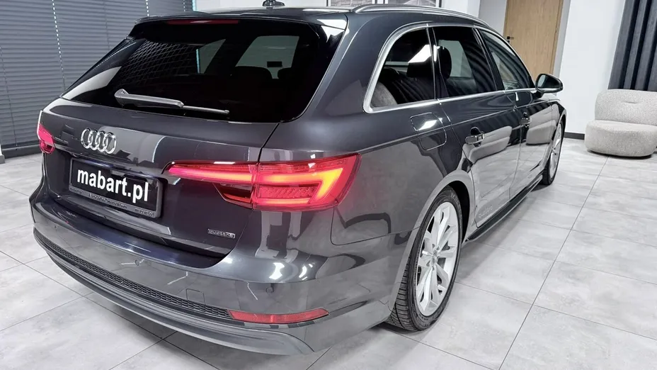 AUDI A4 -