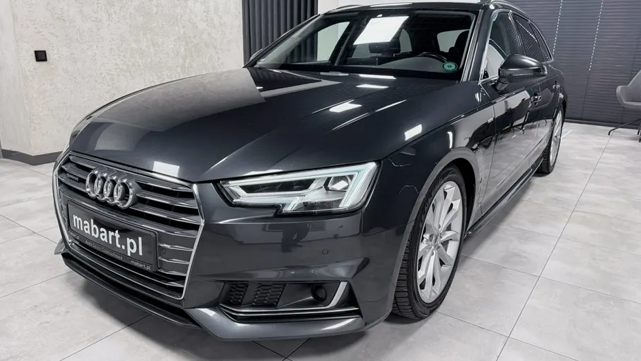 AUDI A4 -