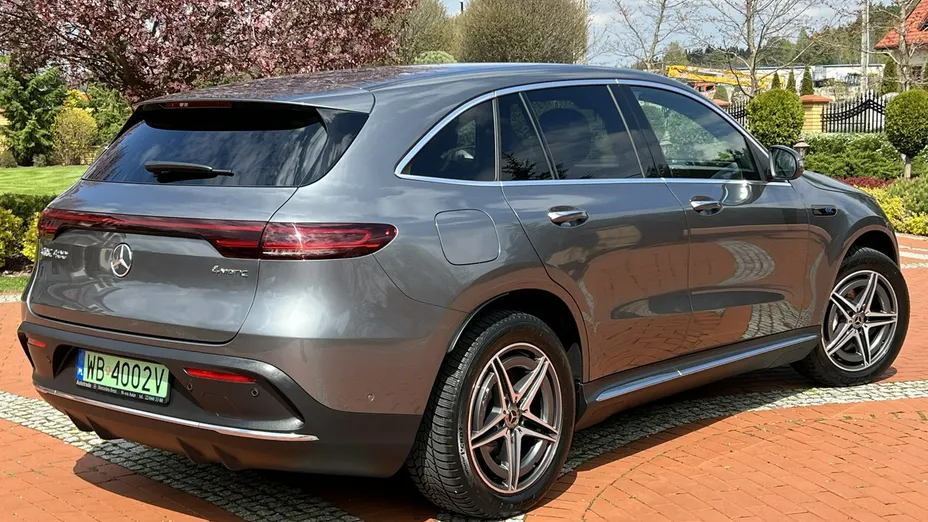 MERCEDES-BENZ EQC -