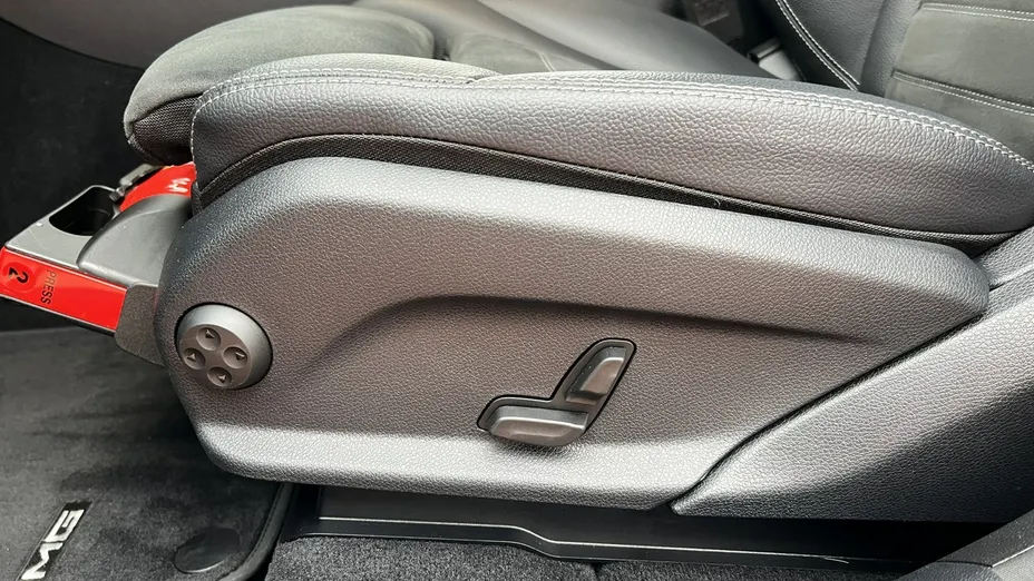 MERCEDES-BENZ EQC -
