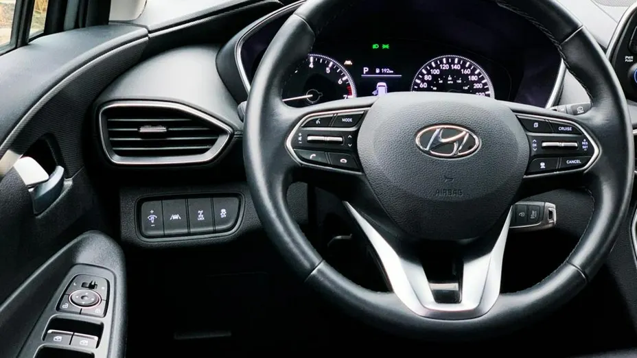 HYUNDAI Santa Fe -