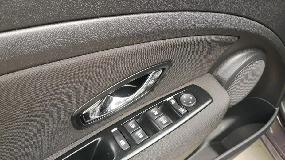 RENAULT Fluence -