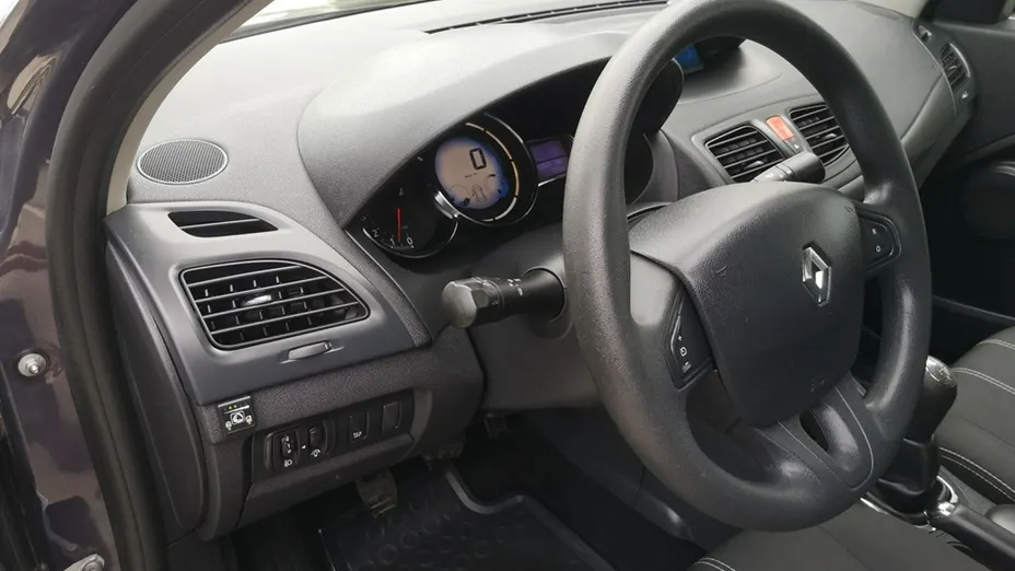 RENAULT Fluence -