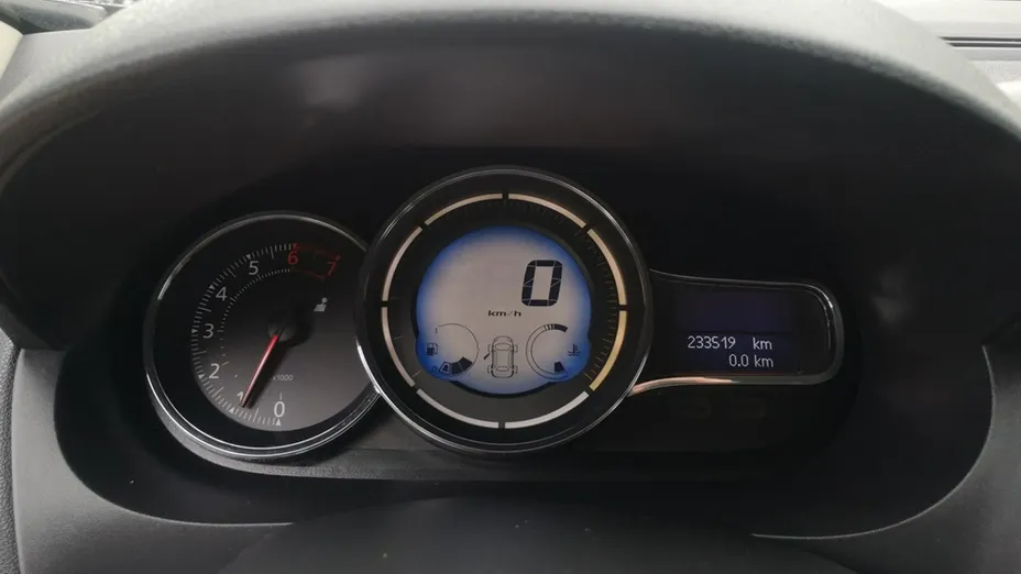 RENAULT Fluence -