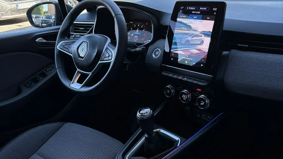 RENAULT Clio -