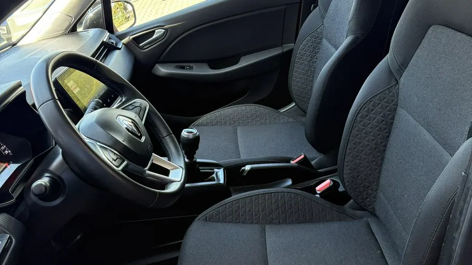 RENAULT Clio -