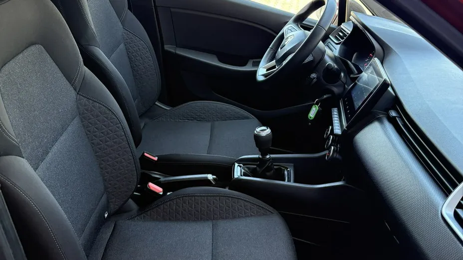 RENAULT Clio -