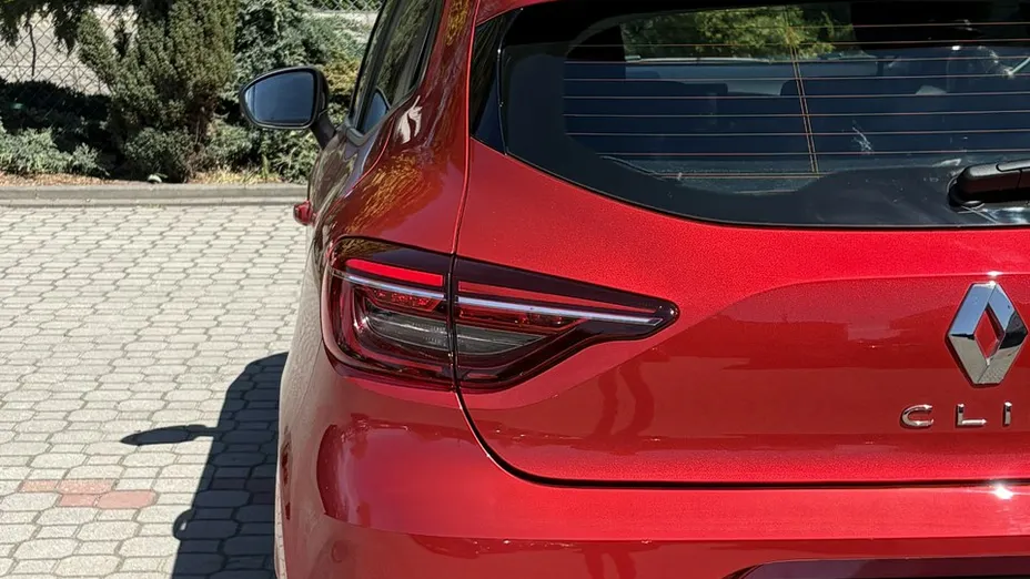 RENAULT Clio -