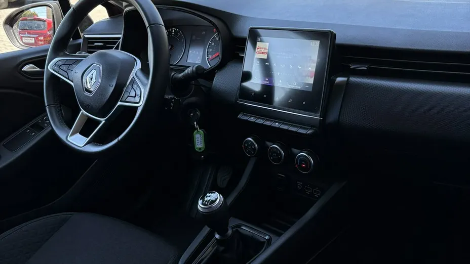 RENAULT Clio -