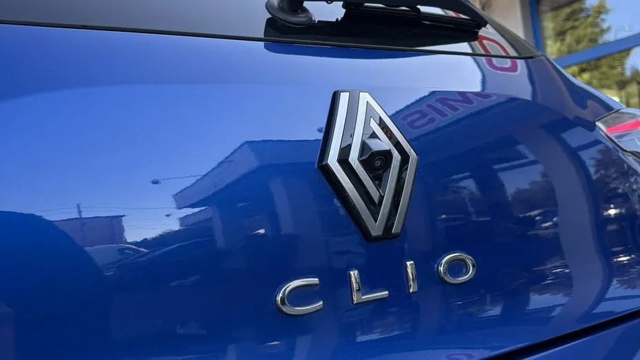 RENAULT Clio -