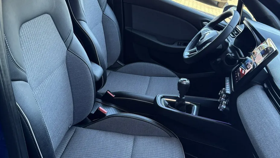 RENAULT Clio -
