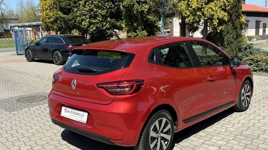 RENAULT Clio -