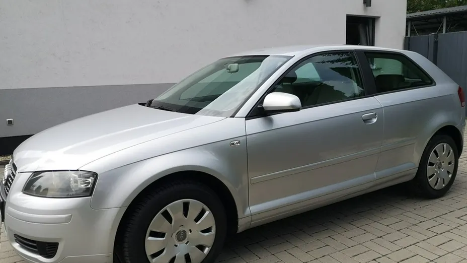 AUDI A3 -