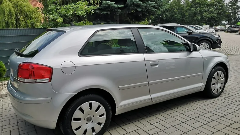 AUDI A3 -