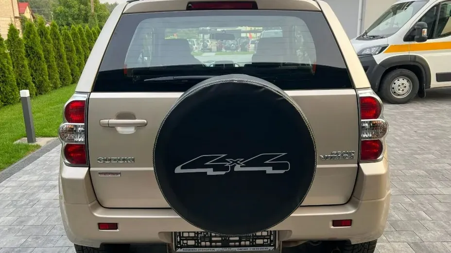SUZUKI Grand Vitara -