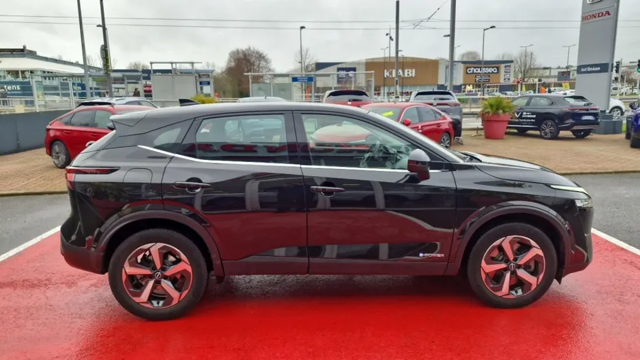 NISSAN Qashqai -