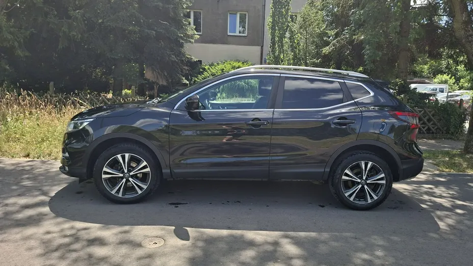 NISSAN Qashqai -