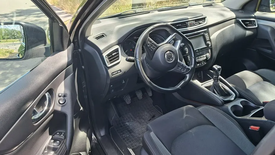 NISSAN Qashqai -