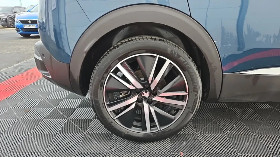 PEUGEOT 3008 -