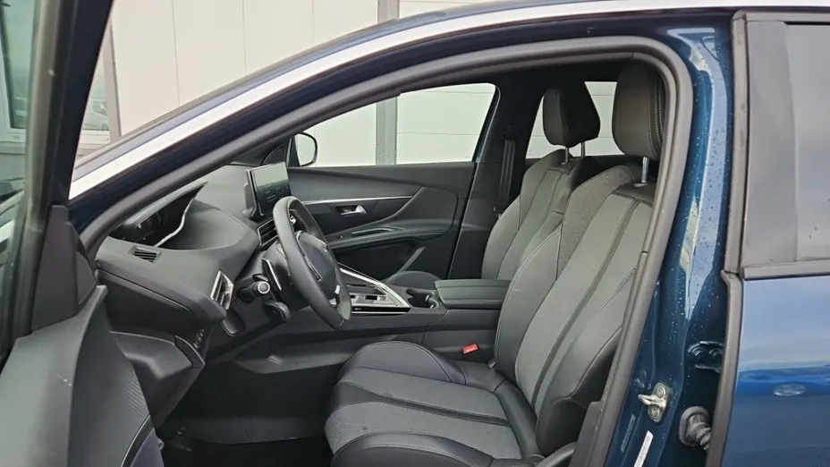 PEUGEOT 3008 -