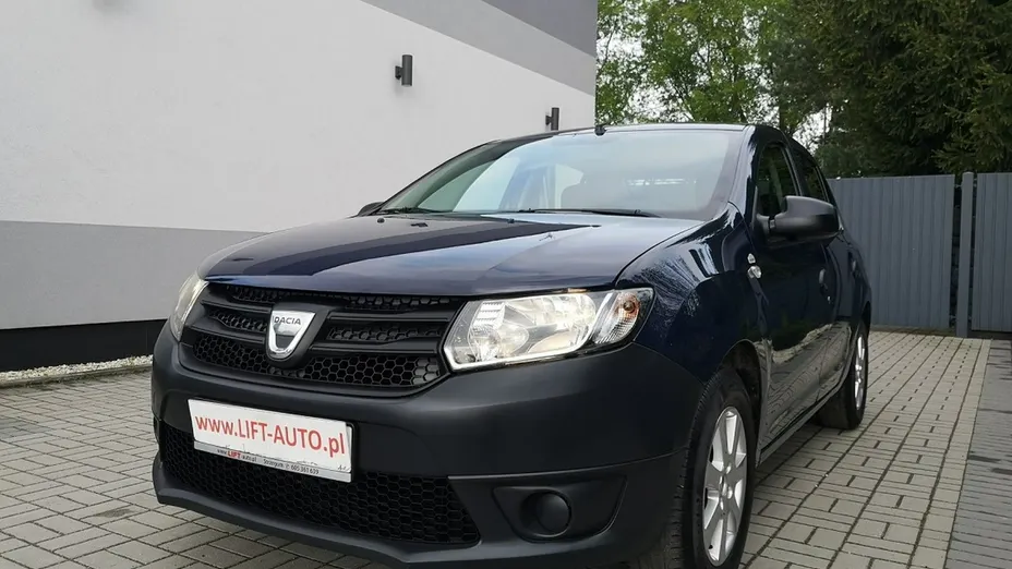 DACIA Logan -