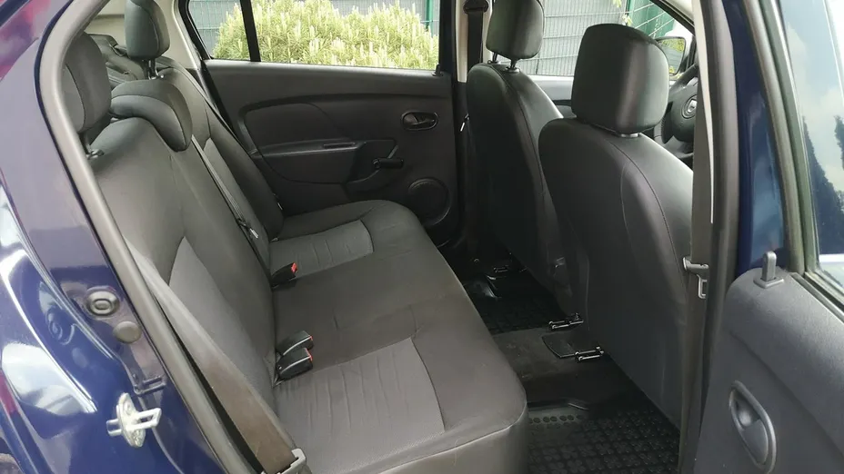 DACIA Logan -