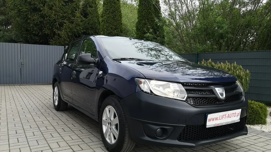 DACIA Logan -