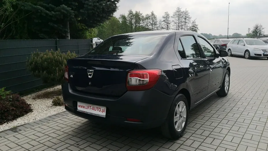 DACIA Logan -
